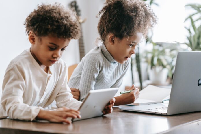 tempo de tela por idade